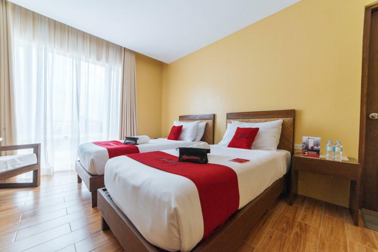Reddoorz Premium Near Health Centrum Banica Roxas Dış mekan fotoğraf