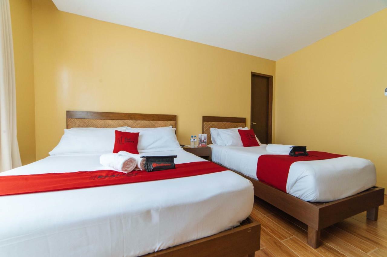 Reddoorz Premium Near Health Centrum Banica Roxas Dış mekan fotoğraf