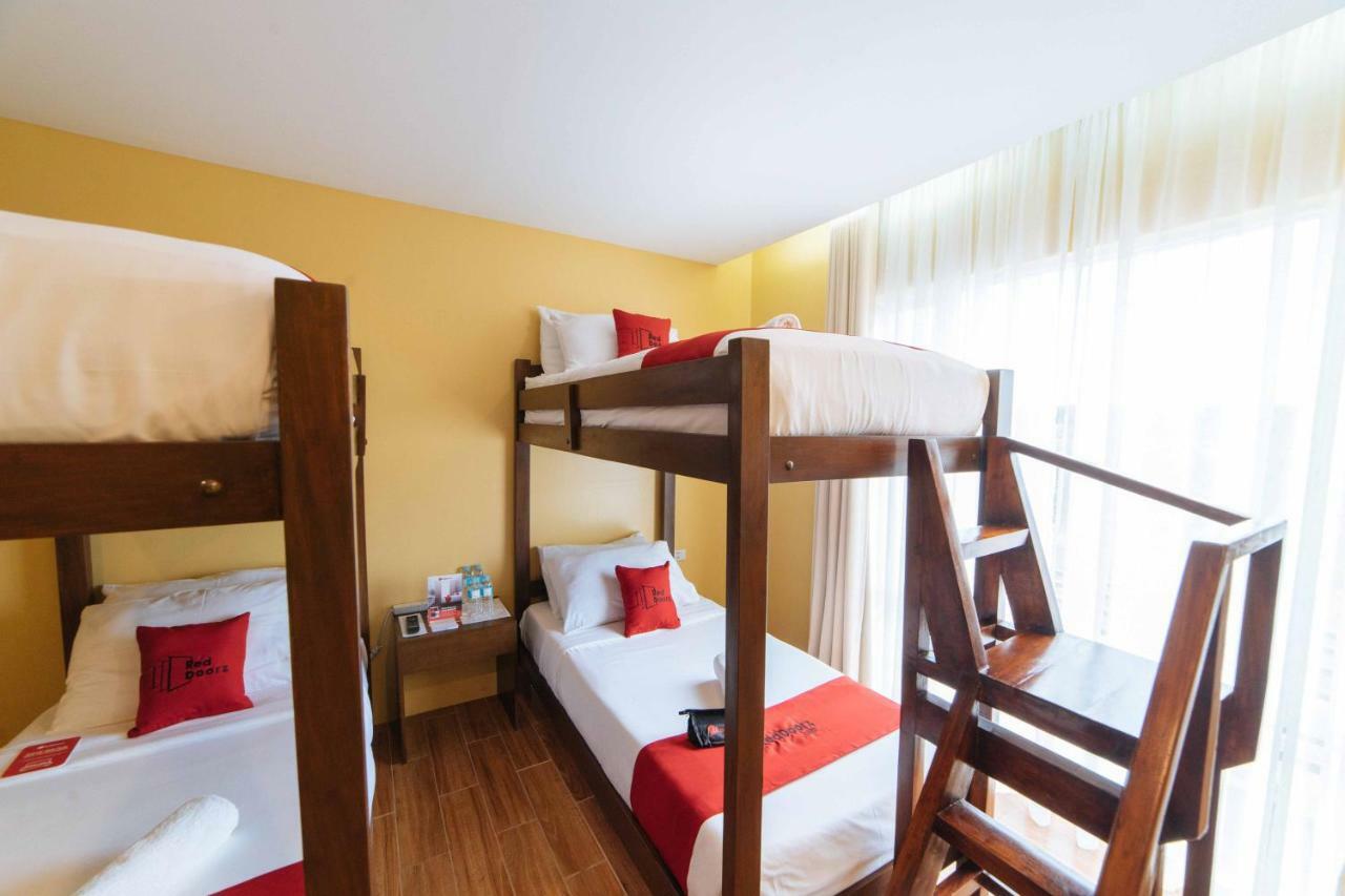Reddoorz Premium Near Health Centrum Banica Roxas Dış mekan fotoğraf